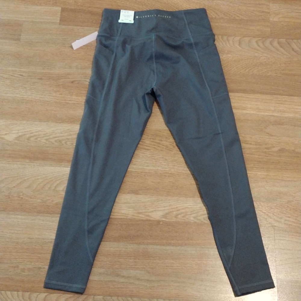 NWT Victoria Secret Leggings Size 8